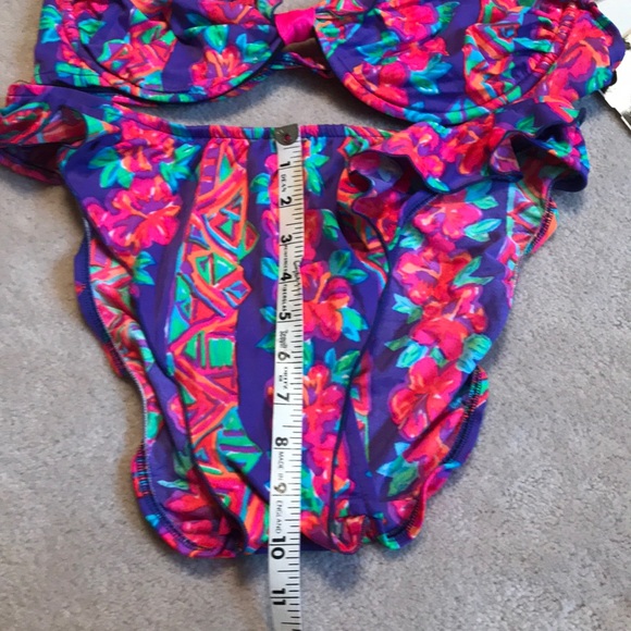 Bikini - Picture 6 of 6